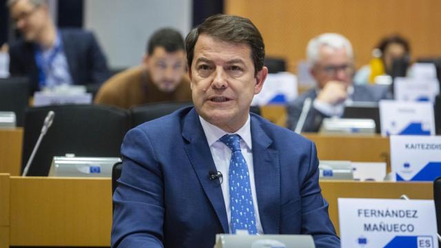 El presidente de la Junta de Castilla y León, Alfonso Fernández Mañueco, en una imagen de archivo en el Pleno del Comité de las Regiones de Europa en Bruselas