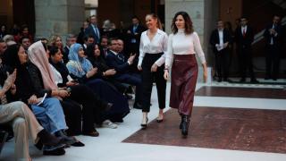 Ana Dávila e Isabel Díaz Ayuso en una fotografía de archivo el pasado 8 de mayo.
