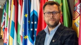 Borowski posa para EL ESPAÑOl en la sede central de Frontex, en Varsovia, Polonia.