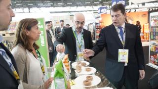visita el el expositor de Florbú de Burgos, en el Salón Internacional de la Alimentación de París, este lunes