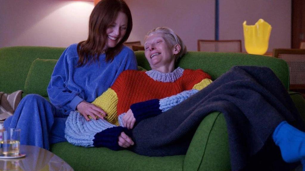 Fotograma de La habitación de al lado., nominada a premios Goya.