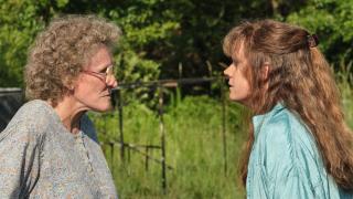 El biopic de J.D. Vance, el candidato a vicepresidente de Trump, está en Netflix: con Glenn Close y Amy Adams