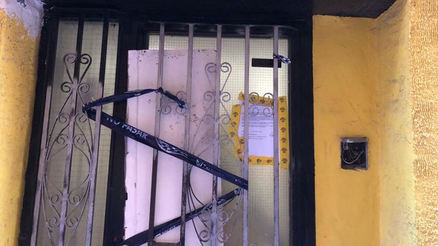 Una vivienda precintada por la Policía Local por su okupación en Zaragoza