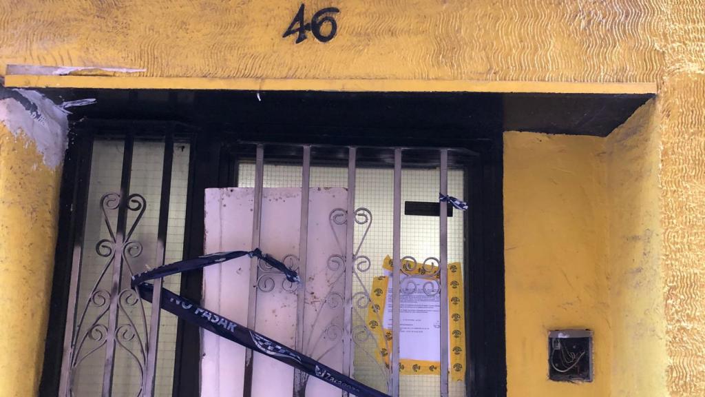 Una vivienda precintada por la Policía Local por su okupación en Zaragoza