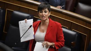La ministra de Vivienda, Isabel Rodríguez, interviene durante una sesión de control al Gobierno, en el Congreso de los Diputados, a 23 de octubre de 2024.