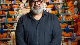 El altar de muertos de un famoso cineasta en Madrid: