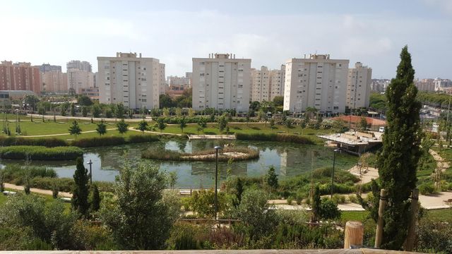 El parque de La Marjal, una de las infraestructuras verdes en las que participa Hidraqua.