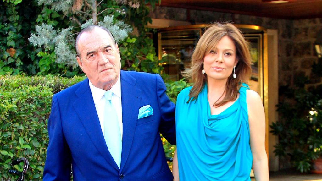 Nuria González junto a su marido, Fernando Fernández Tapias, en una imagen de archivo