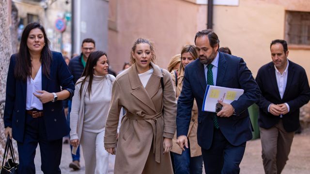 Paco Núñez junto a Ester Muñoz en Cuenca.