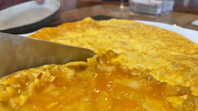 Tortilla de El Caserío de Tión, en Coirós (A Coruña)