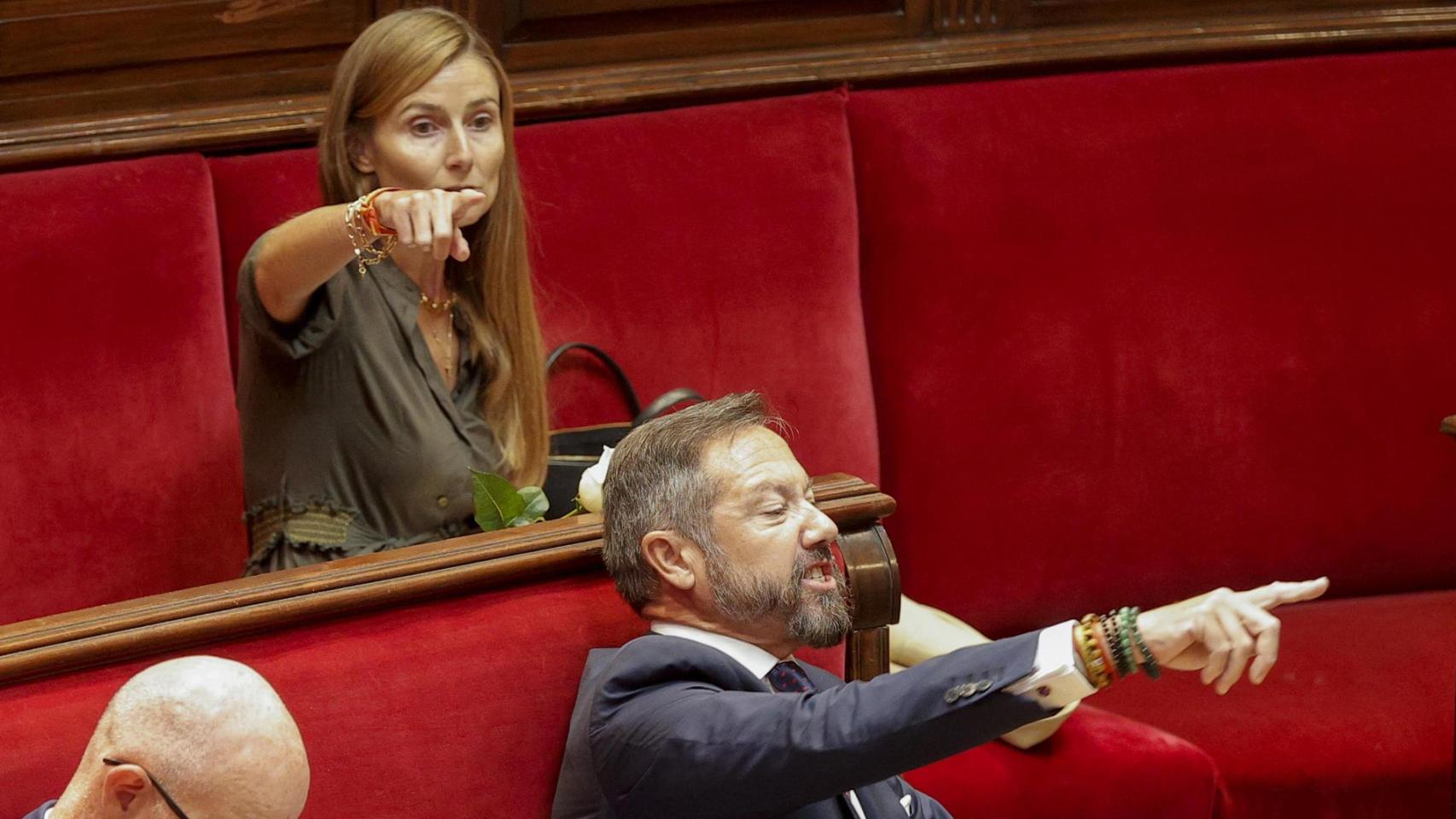 Cecilia Herrero y Juanma Badenas (Vox) en el pleno del Ayuntamiento