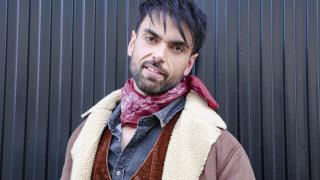 Zeus Tous durante el rodaje de su nuevo videoclip.