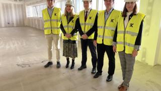 Visita de los representantes del gobierno de Navarra a las obras.