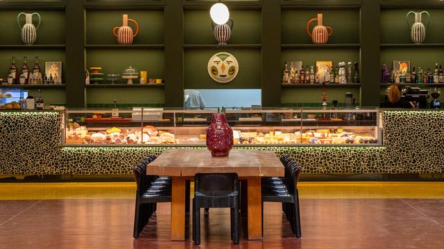 El nuevo wine bar de Mallorca que difunde la cultura enológica italiana: más de 200 referencias de bodegas