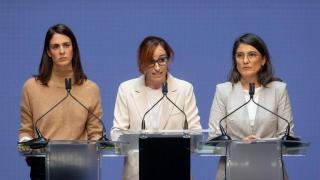 Las coportavoces de Más Madrid, Mónica García (centro), Manuela Bergerot (derecha) y Rita Maestre (izquierda), en la rueda de prensa de este lunes.