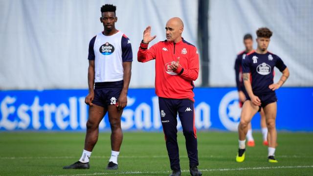 Óscar Gilsanz durante un entrenamiento con el Deportivo.