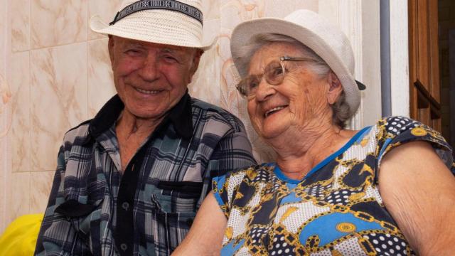 Dos personas mayores.