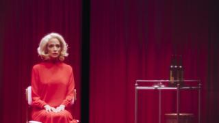 La obra que dura 24 horas y ha causado furor en Madrid: entradas agotadas para ver a María Hervás encerrada en un salón