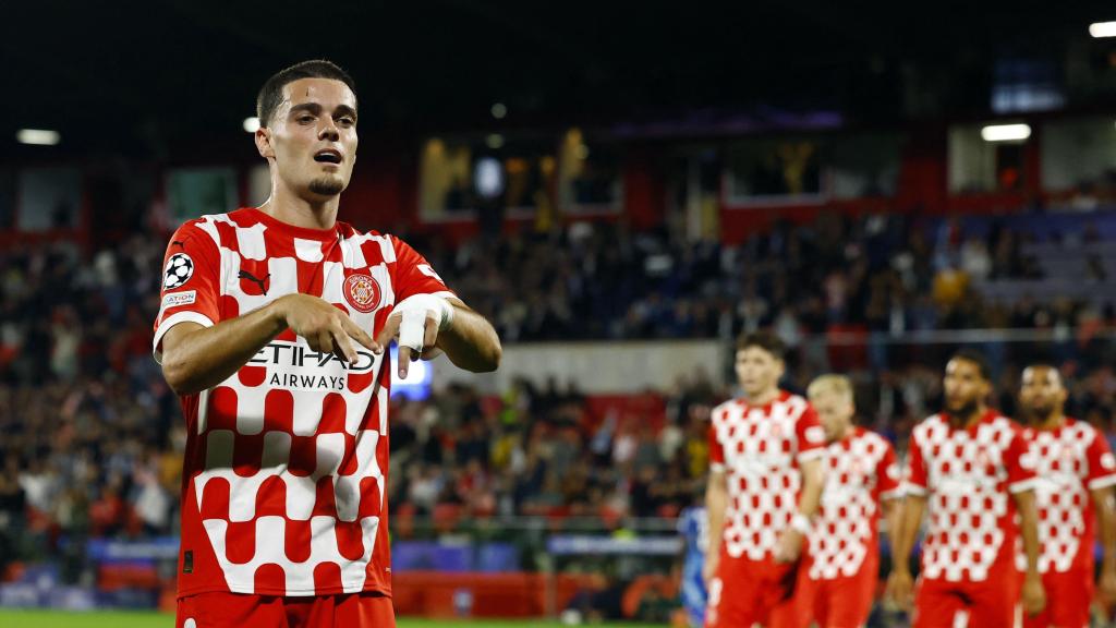 Miguel Gutiérrez celebra un gol con el Girona en la Champions League