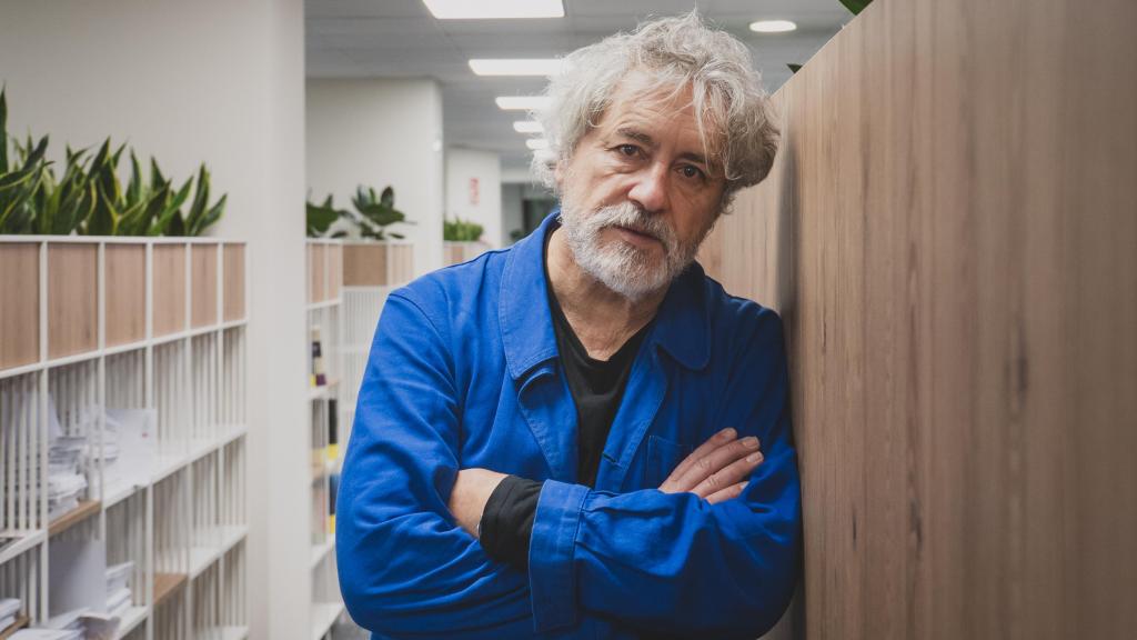 Manuel Rivas ha recibido el Premio Nacional de las Letras por su extraordinaria calidad narrativa y por la solidez de una trayectoria versátil y coherente.