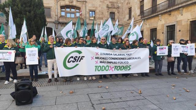 CSIF se concentra ante la Subdelegación del Gobierno en Salamanc a