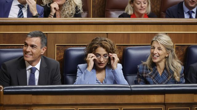 Pedro Sánchez, María Jesús Montero y Yolanda Díaz en el Congreso de los Diputados.