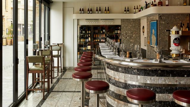 El restaurante de tapas español que triunfa en Londres con un manchego al frente de su cocina