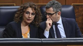 María Jesús Montero y Félix Bolaños, en el Congreso.