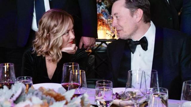 Elon Musk y Giorgia Meloni durante la cena de los Global Citizen Awards en Nueva York.