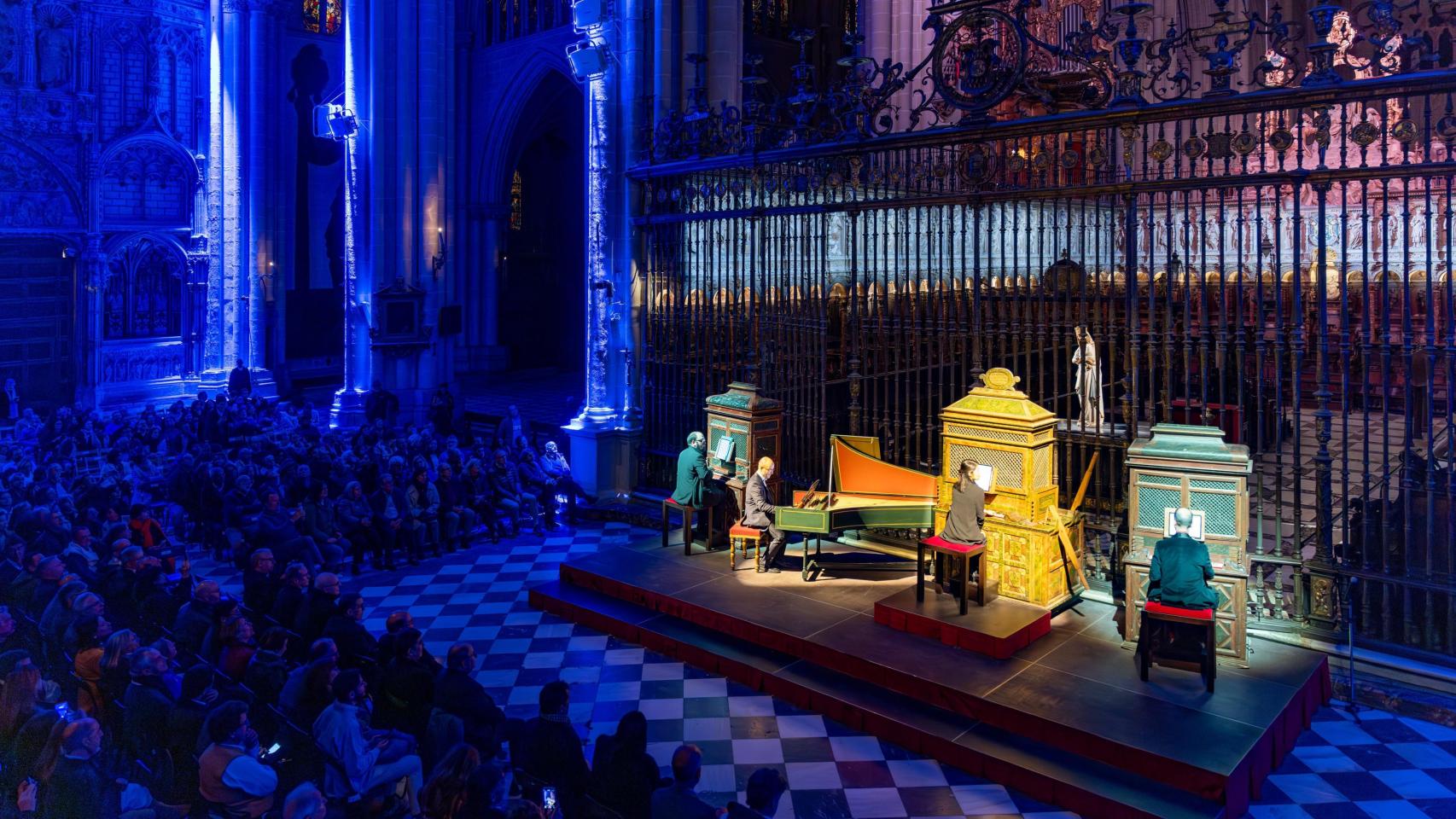 Una nueva batalla de órganos en la Catedral de Toledo deja imágenes para el recuerdo