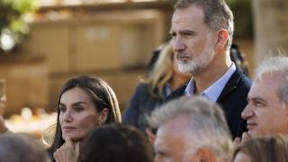 Felipe VI y Letizia durante su visita a Utiel.