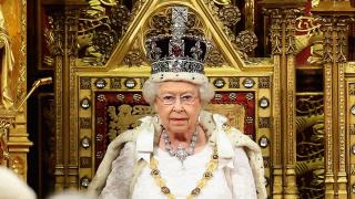 Isabel II en la apertura del parlamento en 2016.