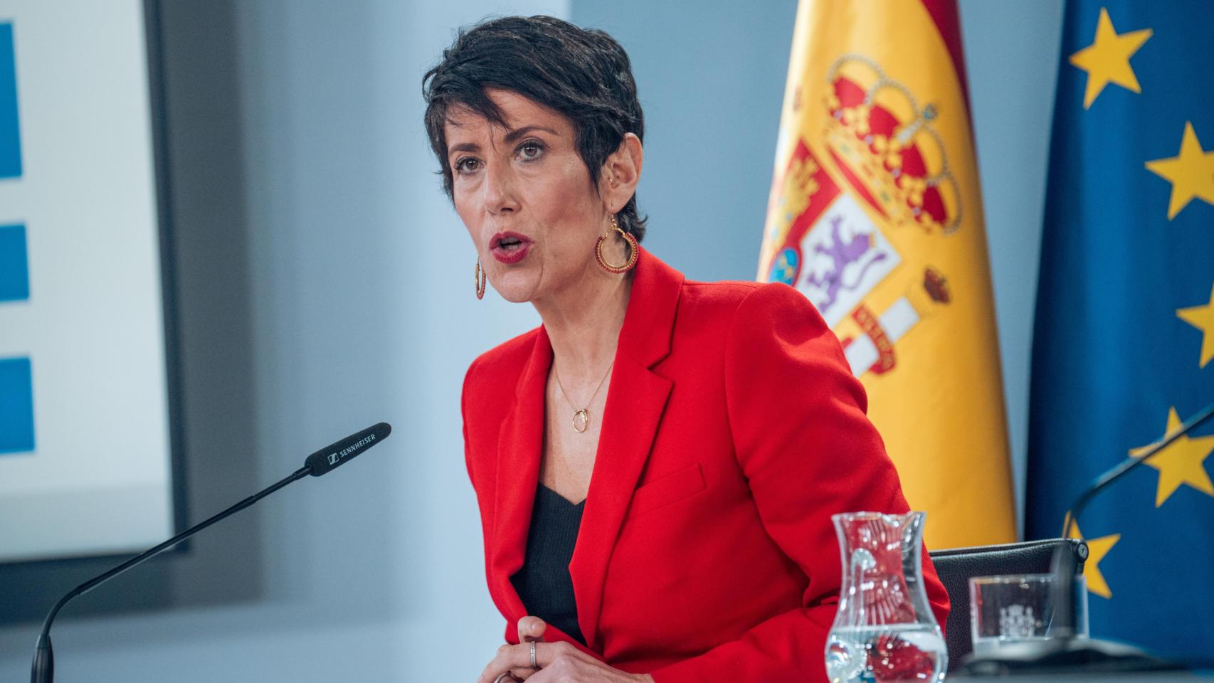 La ministra de Inclusión, Seguridad Social y Migraciones, Elma Saiz, durante su comparecencia de este martes tras el Consejo de Ministros.