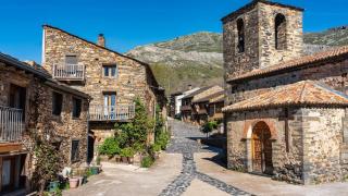 Casas de piedra en la sierra de Guadalajara.