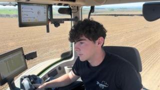 Javier Duque, joven agricultor de Huesca