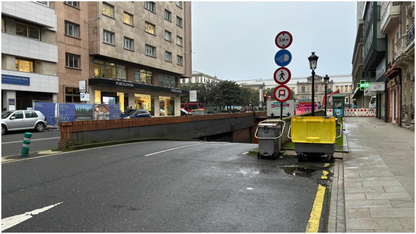 Entrada al túnel de Juana de Vega en A Coruña.