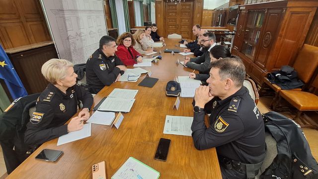 Reunión para determinar el equipo de seguridad del Deportivo - Sporting de Gijón