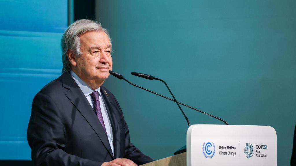 Guterres insiste en pedir cooperación internacional tras el borrador de COP29 mientras siguen las negociaciones