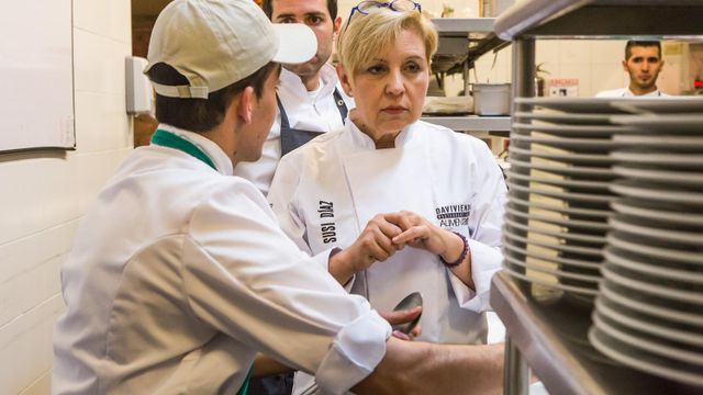 La cocinera Susi Díaz de el restaurante La Finca de Elche.