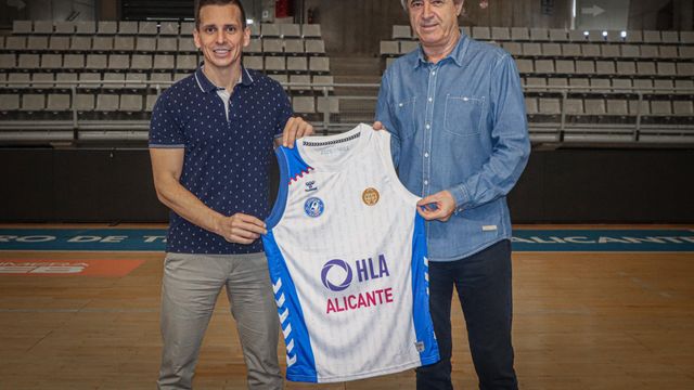 Perelló y el presidente, Dani Adriasola.