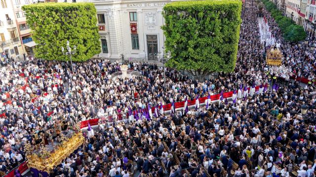 Imágenes de la procesión del Santo Entierro Grande del 2022.