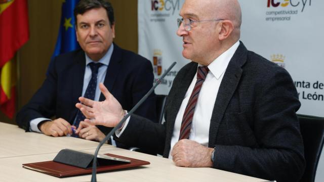 El alcalde de Valladolid, Jesús Julio Carnero; y el consejero de Economía y Hacienda, Carlos Fernández Carriedo