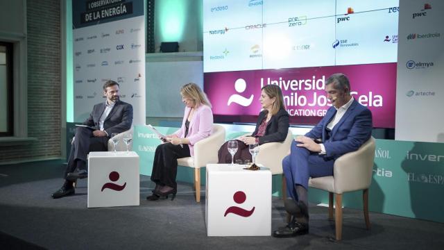 Nacho Casajús (Exolum), Laura Ojea (EL ESPAÑOL-Invertia), Natalia Latorre (Enagás) y Carlos Giner (Moeve), en el I Observatorio de la Energía de EL ESPAÑOL e Invertia.