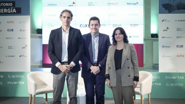 Carlos Díaz García, subdirector de Desarrollo de Negocio de Combustibles Renovables de Repsol e Inés Cardenal Gortázar, portavoz de la Plataforma de Combustibles Renovables