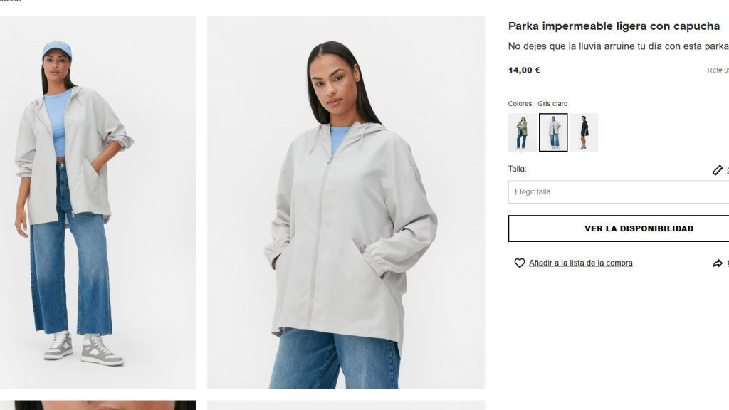 Parka impermeable ligera con capucha.