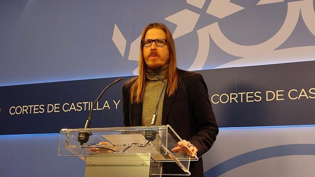 El procurador de Unidas Podemos, Pablo Fernández, durante la rueda de prensa posterior a la Junta de Portavoces