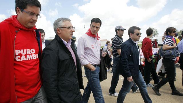 Óscar López, José Blanco y Pedro Sánchez en un acto en 2010.