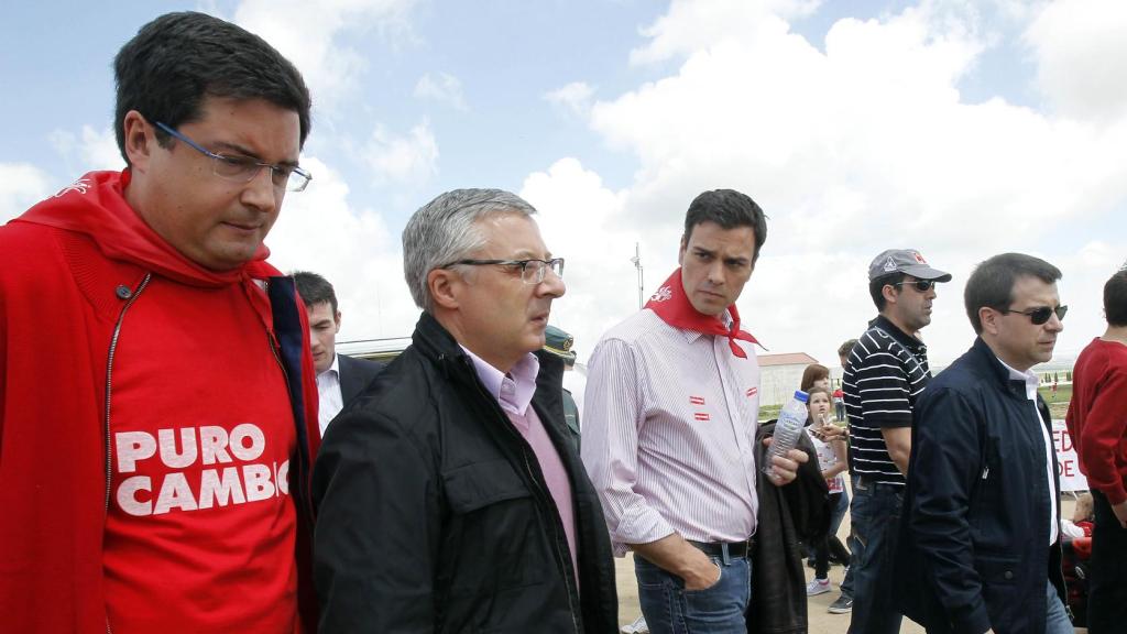 Óscar López, José Blanco y Pedro Sánchez en un acto en 2010.