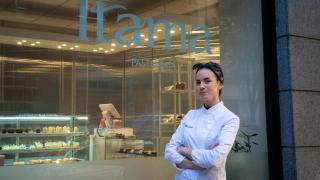 La discípula de Dabiz Muñoz que abre una pastelería de vitrina en Madrid: Los dulces del Ritz son mis creaciones