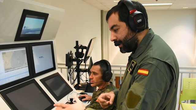 El comandante Sandoval imparte clases en la Escuela de Drones del Ejército del Aire y del Espacio de Matacán